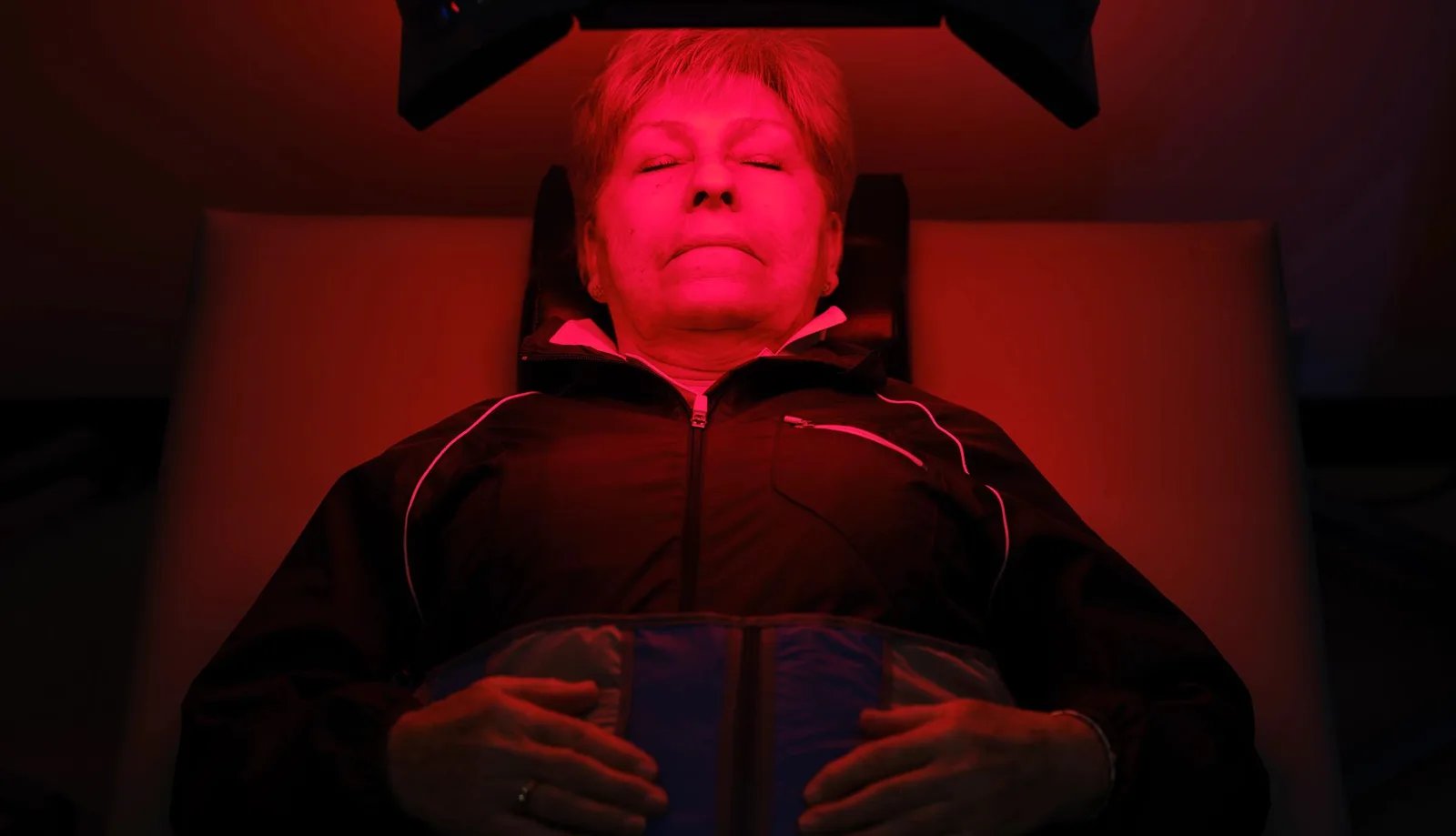 La thérapie par la lumière rouge est-elle vraiment efficace sur les rides ?